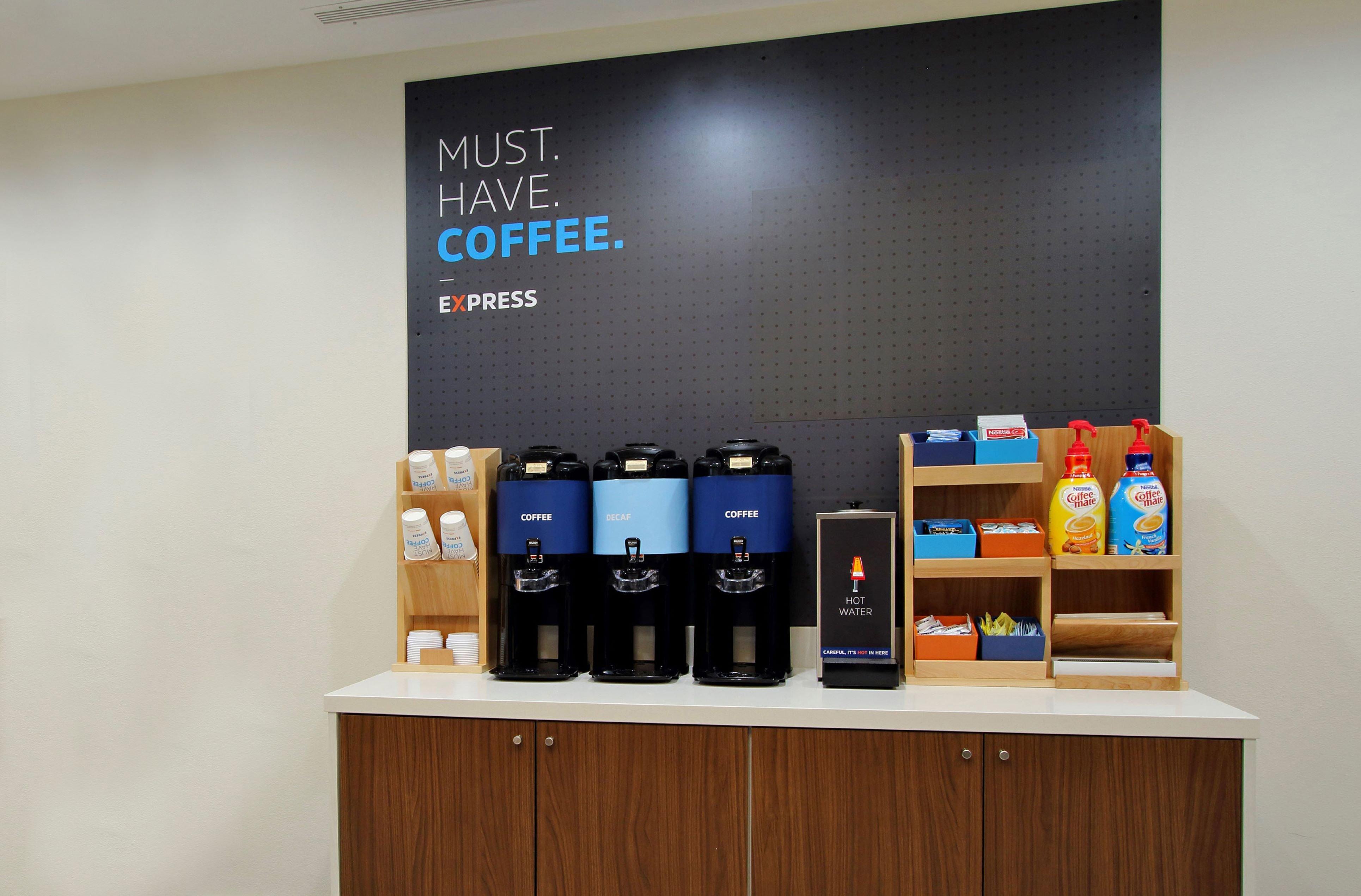 Holiday Inn Express And Suites Surrey By Ihg Bagian luar foto
